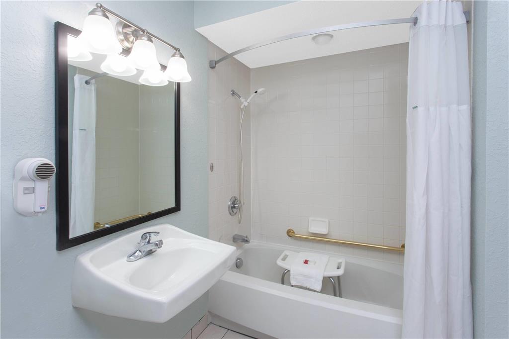 Baymont by Wyndham Grand Haven - photo 17