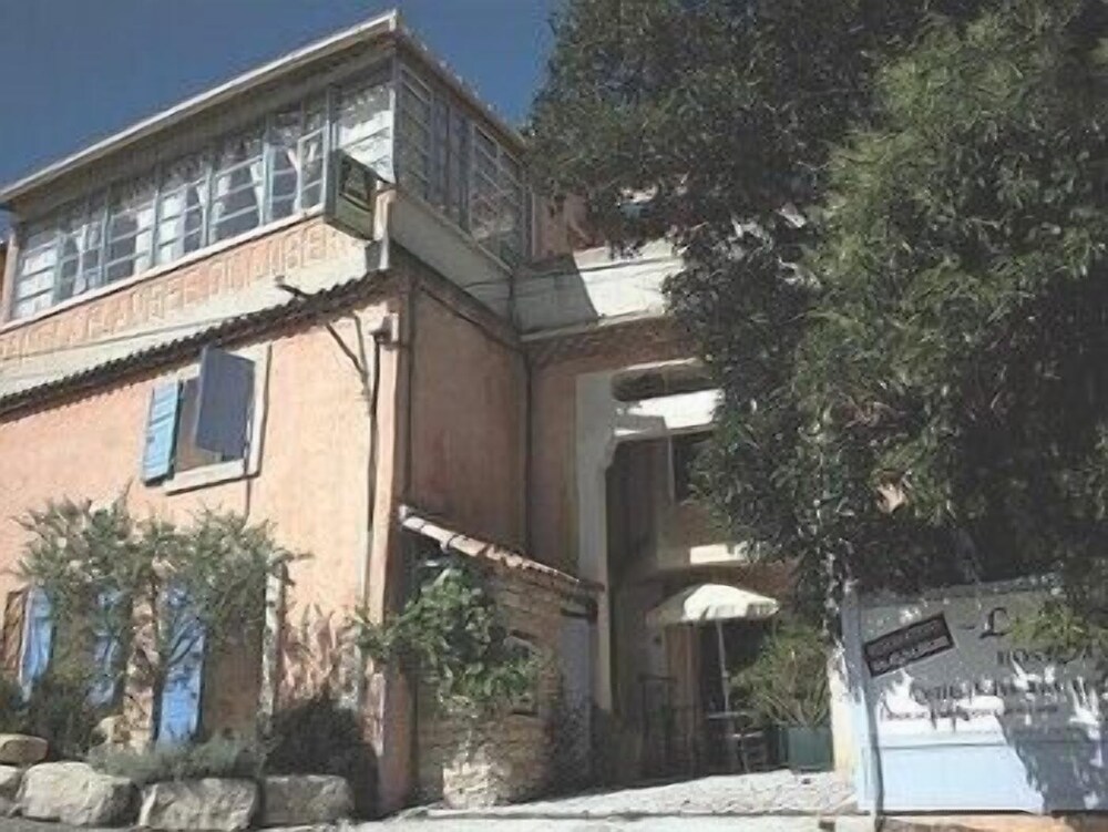 Logis Hôtel Le Mas Du Luberon — hotel in Venelles