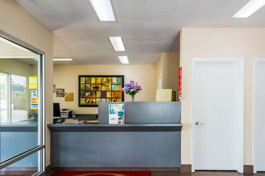 Econo Lodge Picayune - photo 6