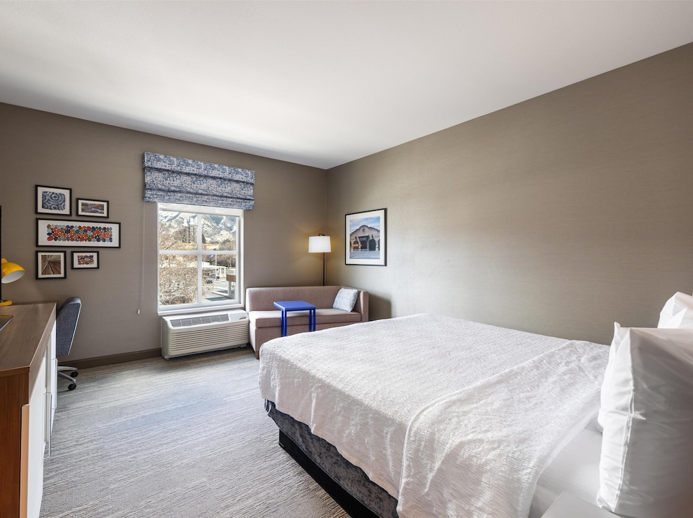 Hampton Inn & Suites Logan - photo 28