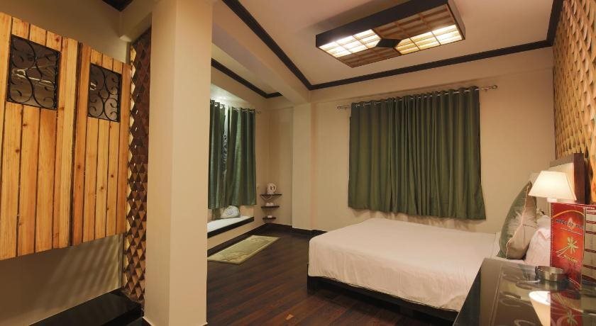 Hotel Dip Palace in Darjiling, India
