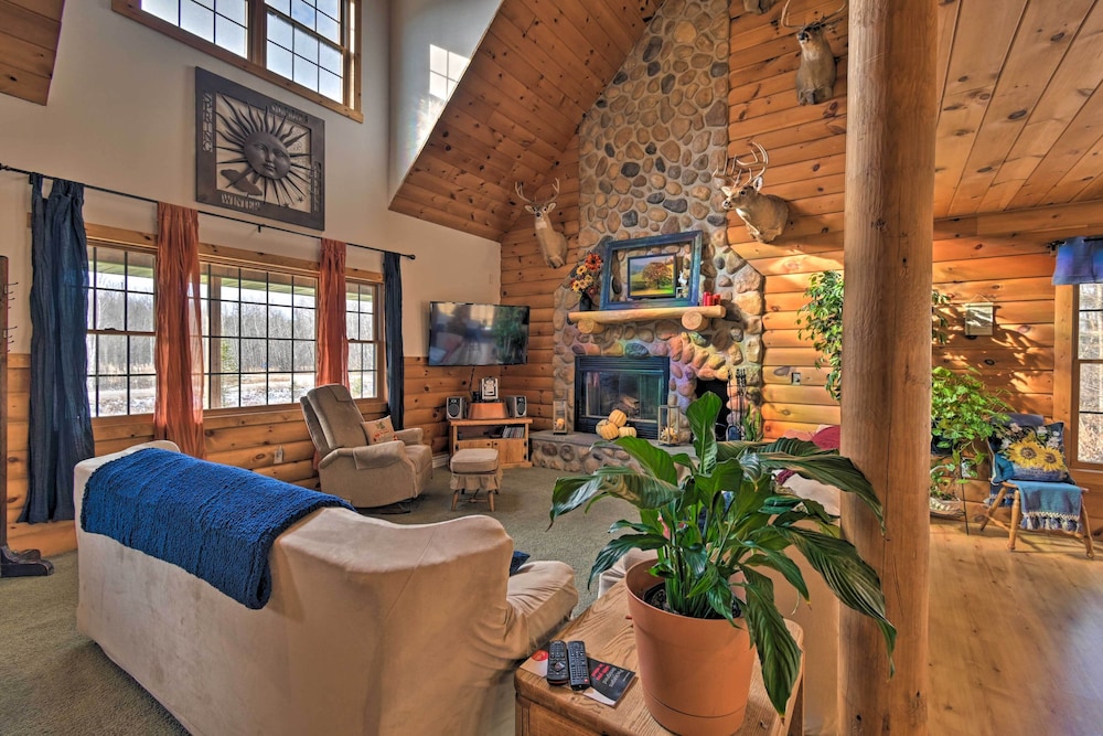 Family friendly Gresham Getaway w Game Room in Gresham, United States