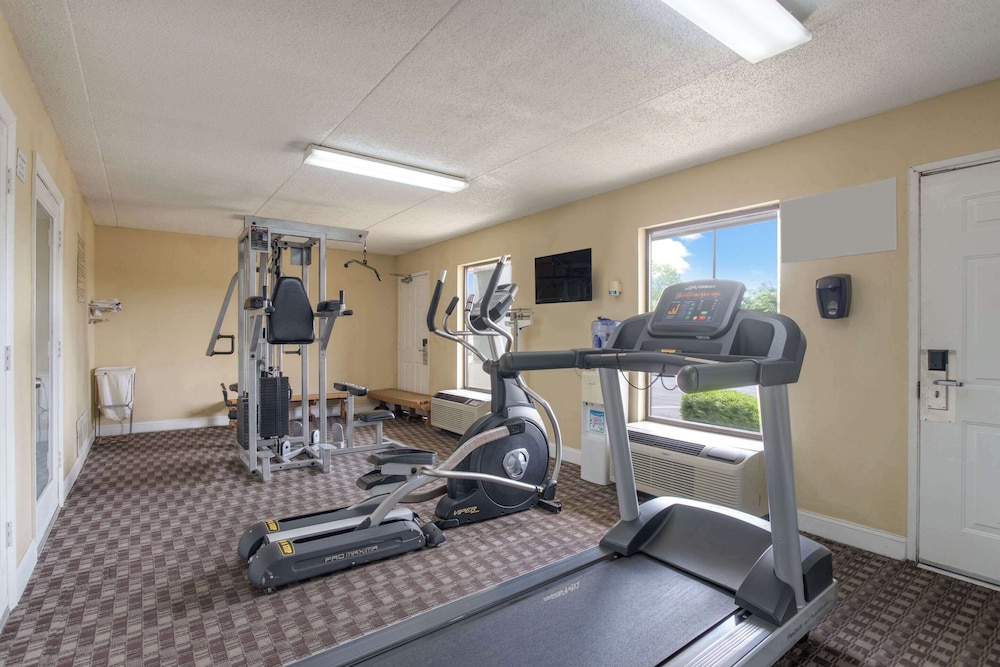 Quality Inn Lebanon - photo 35
