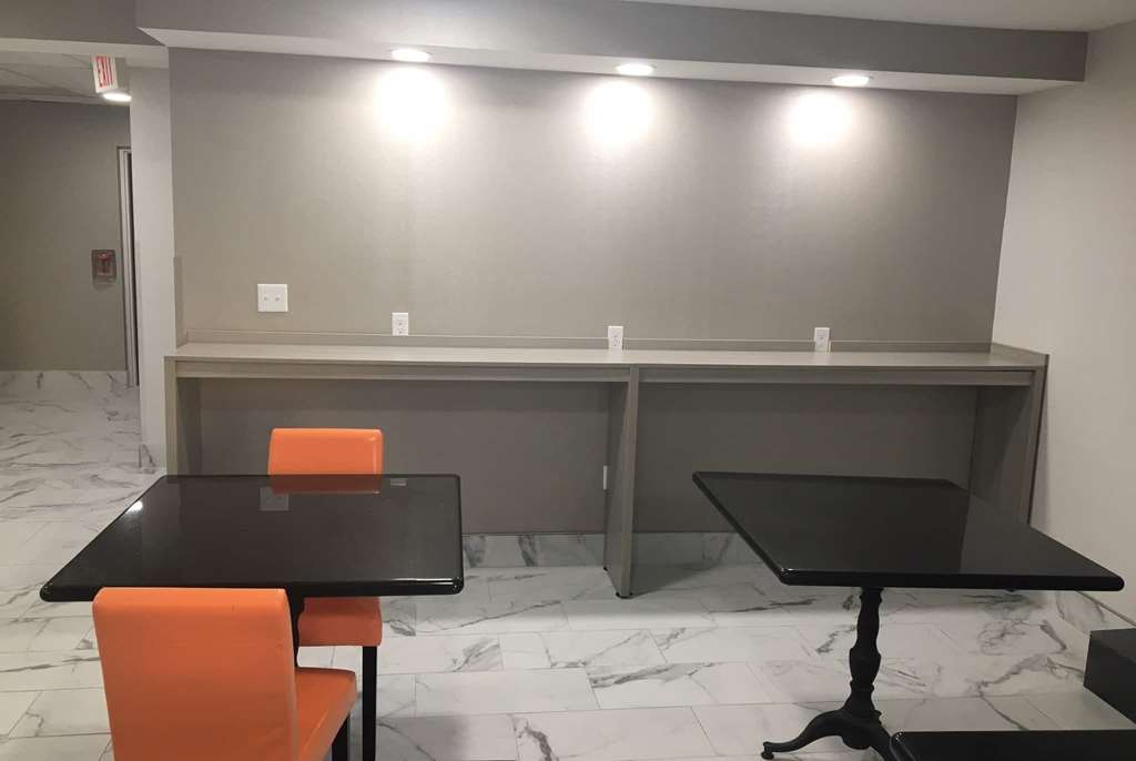 Microtel Inn by Wyndham Charlotte Airport - photo 18