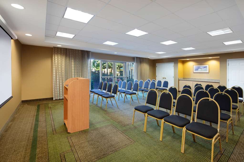 La Quinta Inn & Suites by Wyndham Ocala - photo 25