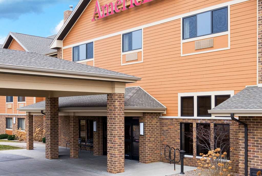 AmericInn by Wyndham Green Bay East - photo 3