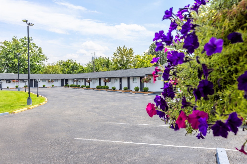 Butler Inn - photo 40