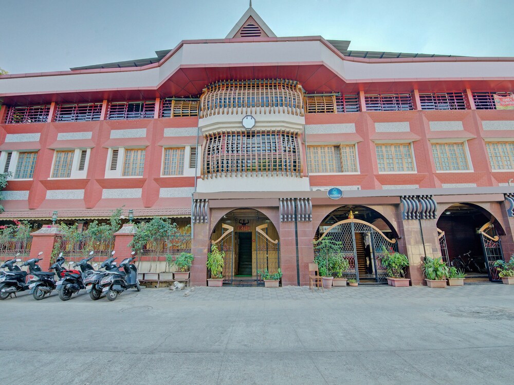 OYO 26855 Kailasdham - last minute hotel in Pune