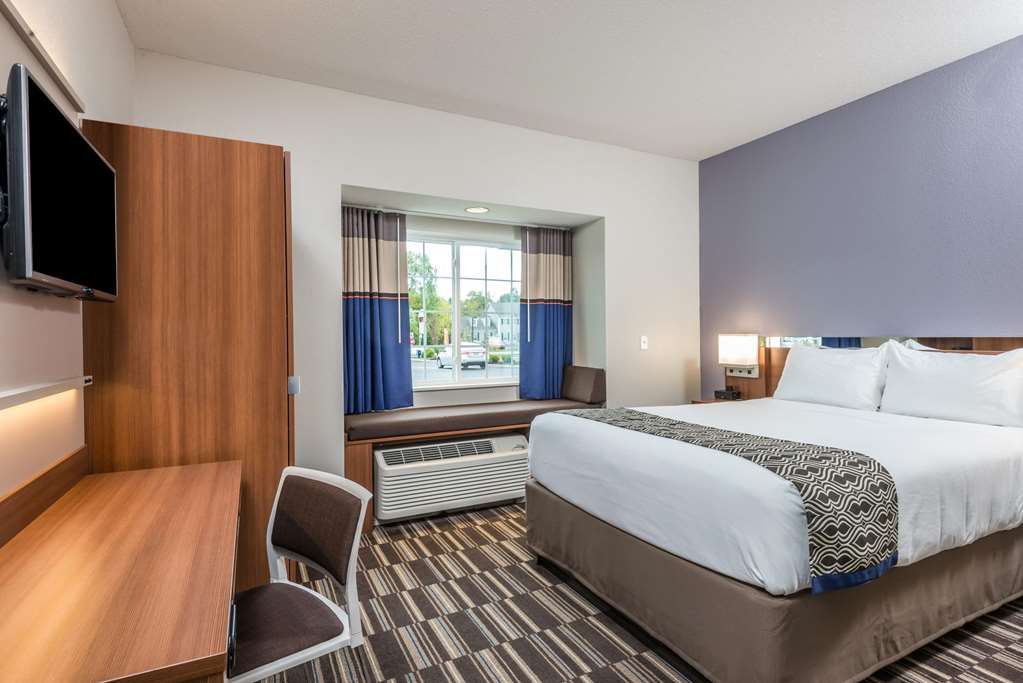 Microtel Inn & Suites By Wyndham Altoona - photo 9