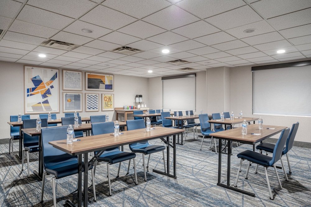 Holiday Inn Express & Suites Gahanna Columbus Airport by IHG - photo 33