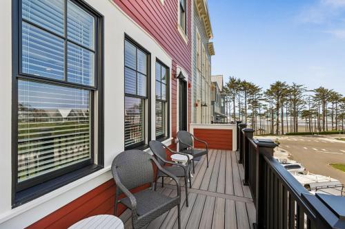 Blue Horizon by Seabrook Hospitality in Huntington Beach, United States