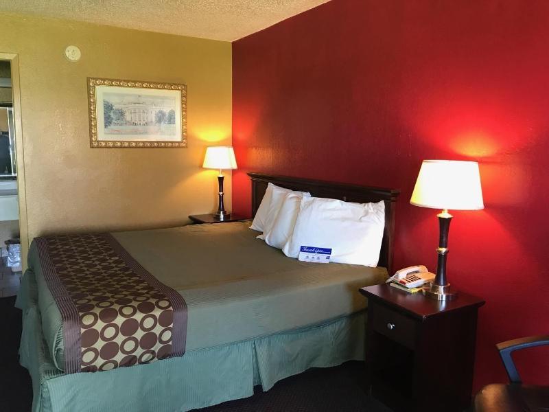 Americas Best Value Inn Bonham - photo 23