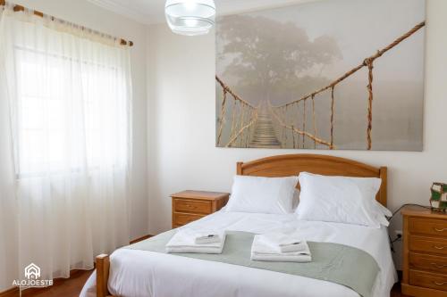 Santa Beach Villa 3 bedrooms & BBQ — 4-Star Luxury Hotel in Santa Cruz, Portugal