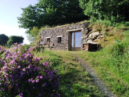 Les Troglogîtes - last minute hotel in Brasparts