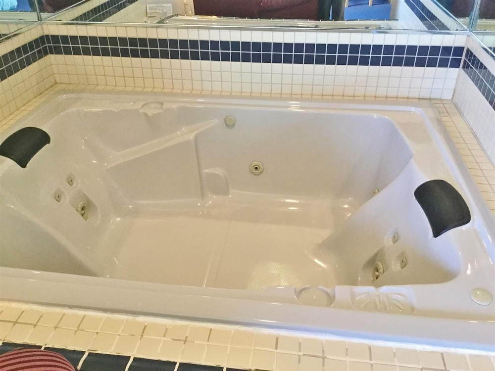 Amerihost Inn & Suites Fulton - photo 5