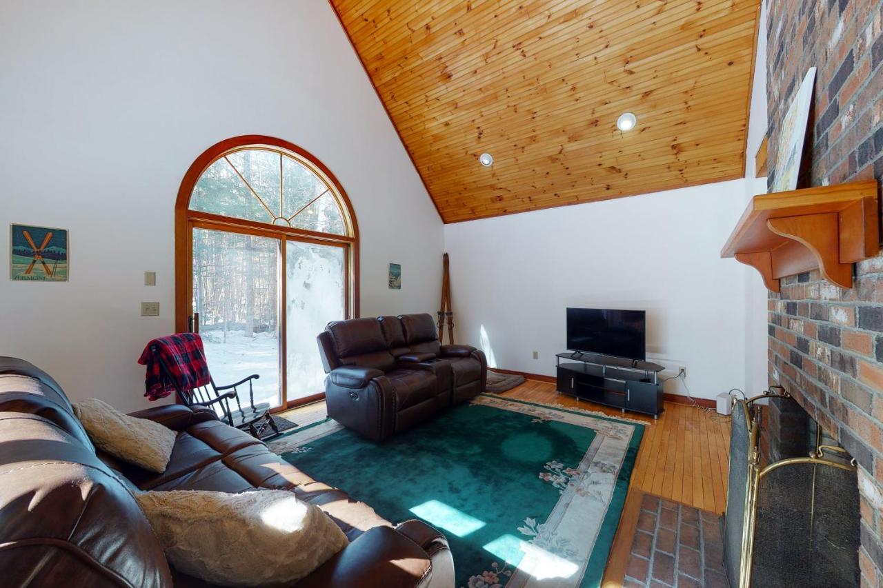 Cozy Cabin in the Woods — 4-Star Luxury Hotel in Londonderry, United States