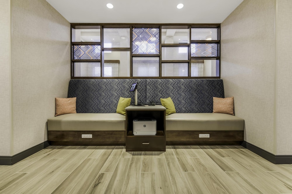 Hampton Inn & Suites by Hilton Decatur - photo 47