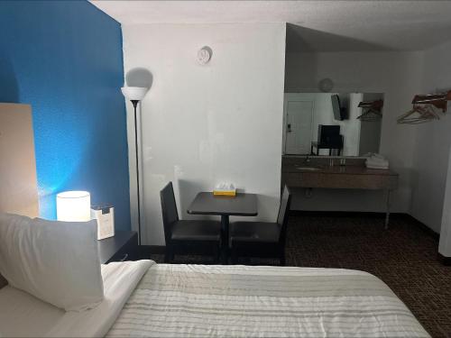 Americas Best Value Inn Brinkley - photo 13