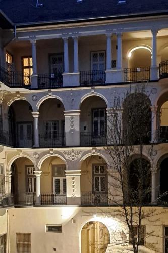 Your Gorgeous and Spacious Dream Home FREE Parking — 4-Star Luxury Hotel in Budapest, Hungary
