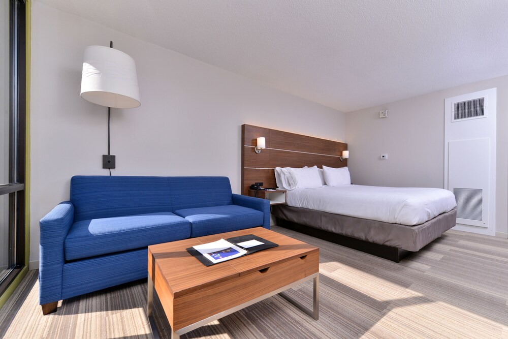 Holiday Inn Express Springfield by IHG - photo 4