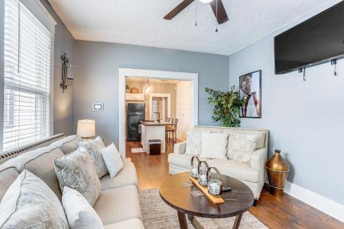 3 Mi to French Quarter Retreat with Private Yard in New Orleans, United States