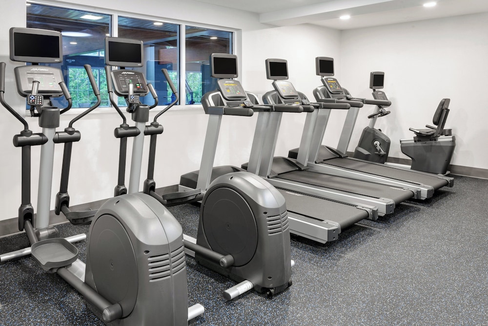 Holiday Inn Express & Suites Port Washington by IHG - photo 36