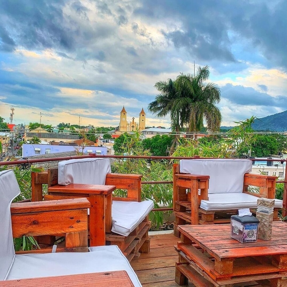 Hotel image of Dinasty Hotel