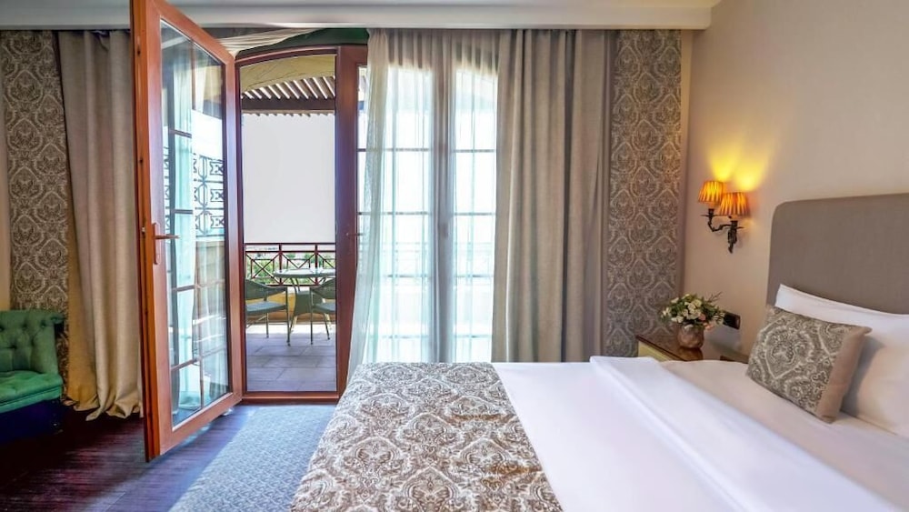 Sapphire Marine — 5-Star Luxury Hotel in Baku, Azerbaijan