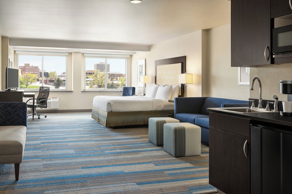 Holiday Inn Express & Suites Colorado Springs Central by IHG - photo 19