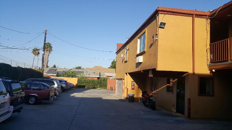 Central Inn Motel on 41 Street - photo 11