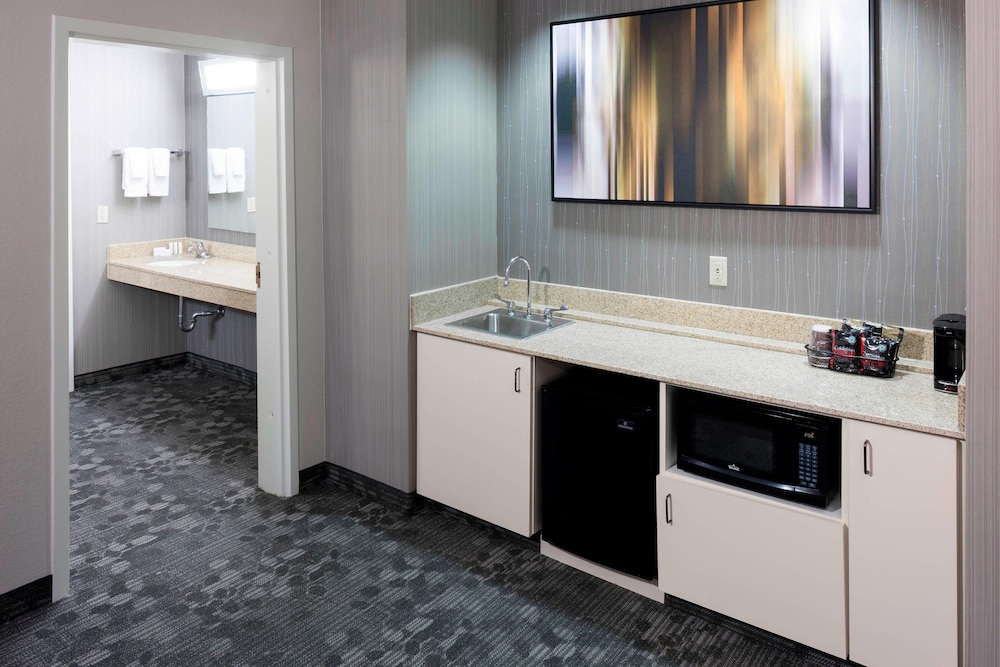Courtyard by Marriott Wichita East - photo 23