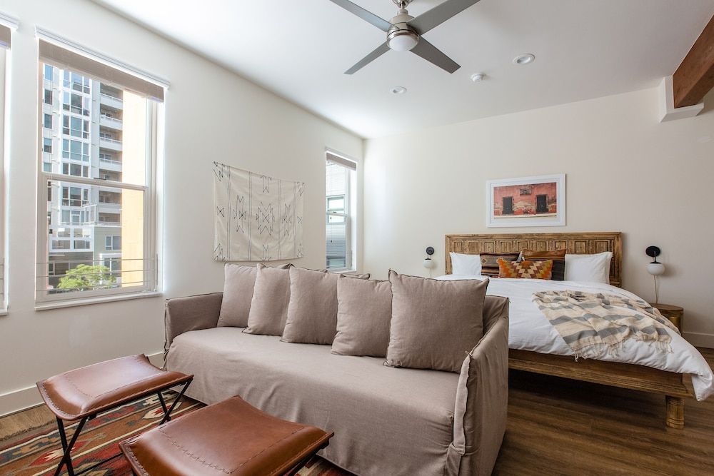 Sonder State Suites — 4-Star Luxury Hotel in San Diego, United States