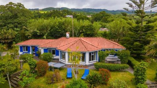 GuestReady Vivenda Mar e Monte in Ponta Delgada, Portugal