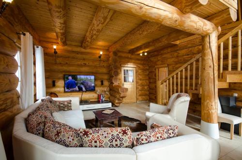 Luxus Ferienhaus Blockhaus Chalet Nr 1 Toplage am Feldberg mit Sauna Outdoor Hottub Kamin auf 1300m üM — 4-Star Luxury Hotel in Feldberg, Germany