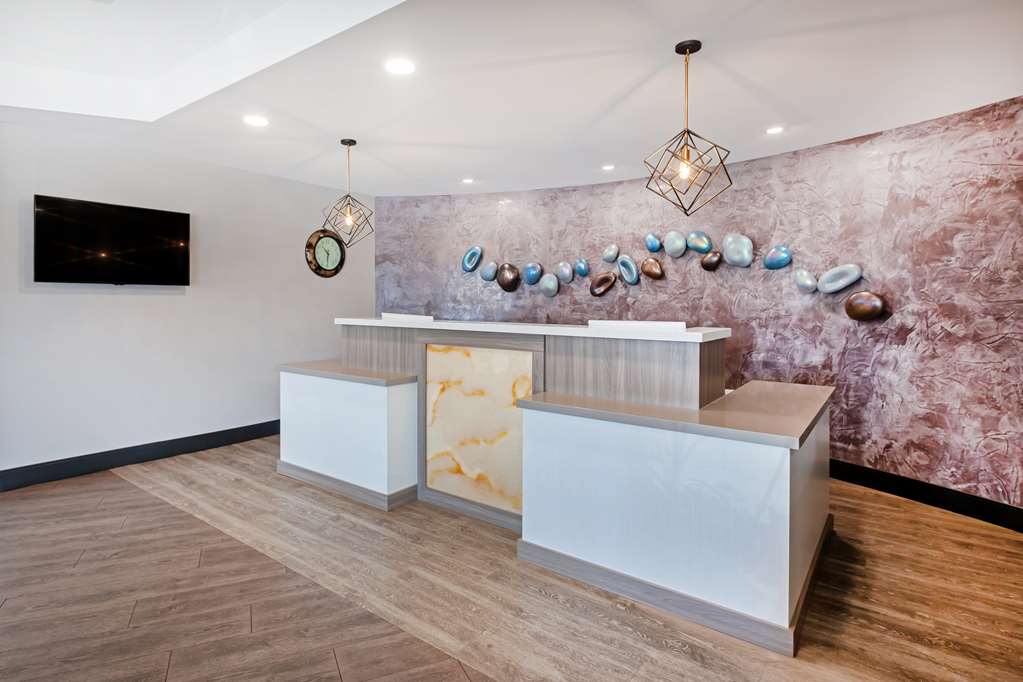 Best Western Summit Inn - photo 34