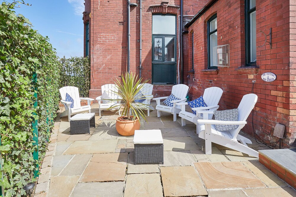 Sandside Beachfront Cottage Perfectly Saltburn — 4-Star Luxury Hotel in Saltburn-By-The-Sea, United Kingdom