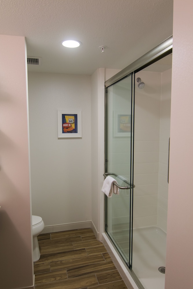 Hampton Inn & Suites Tulsa Downtown - photo 24