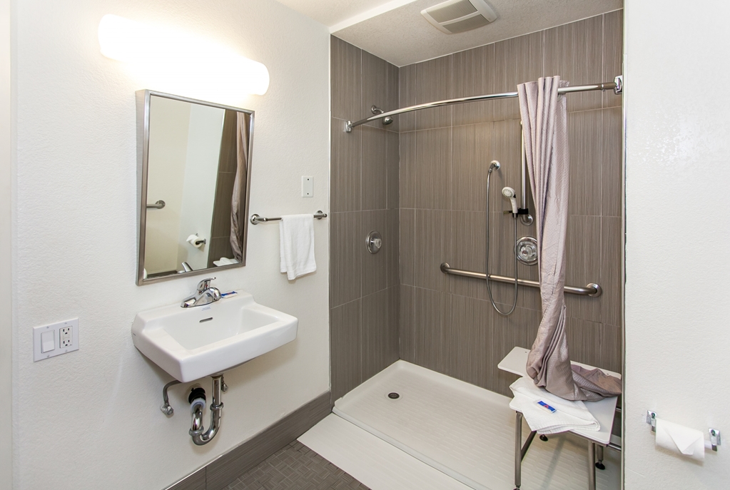 Motel 6 Hollywood - photo 28