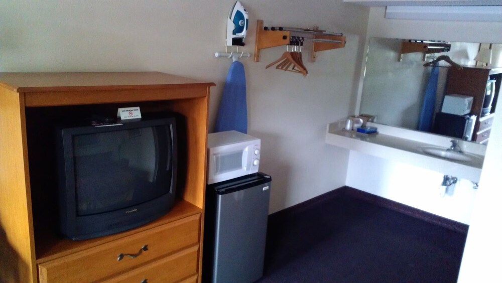 Peach Tree Inn - photo 6