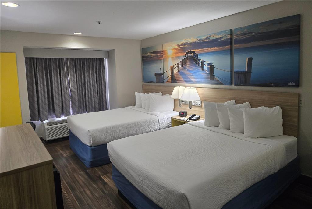 Days Inn & Suites by Wyndham Tampa Raymond James Stadium - photo 49