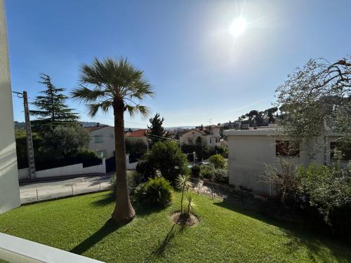 Sea View Flat with Car Park Boarder Cannes in Le Cannet, France