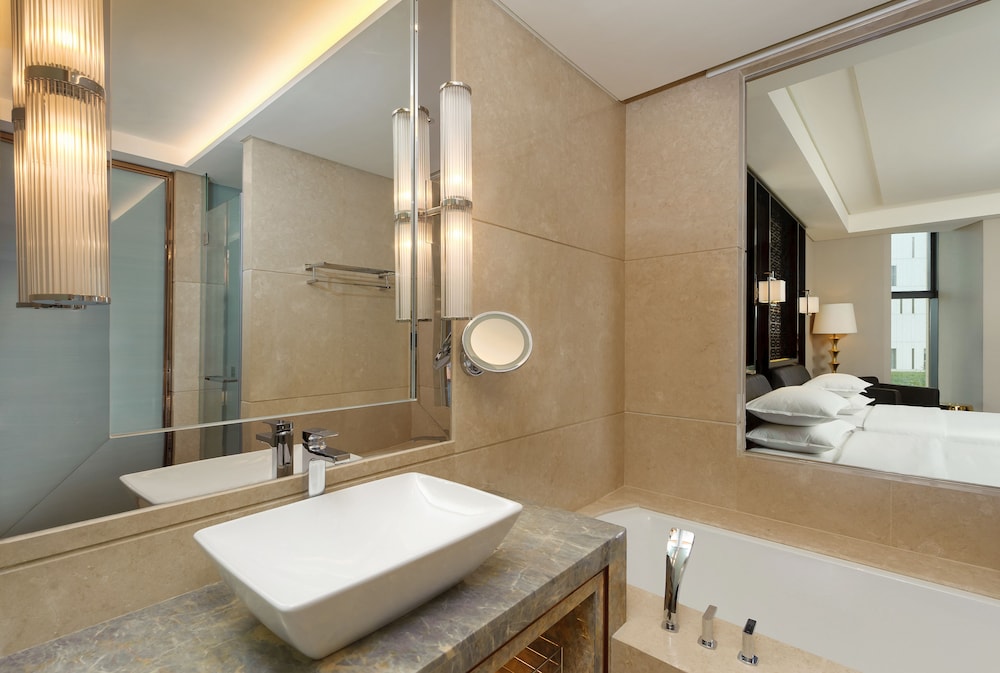 Sheraton Changchun Jingyuetan Hotel in Changchun, People's Republic of China