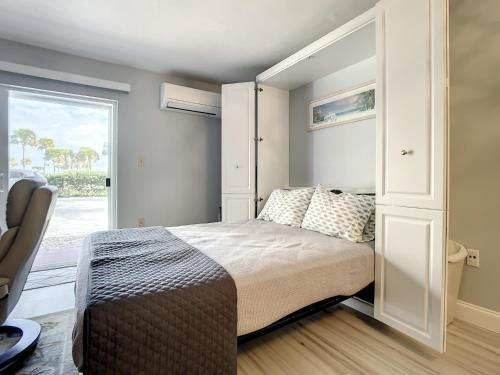 MC315 Mariner's Cove by RedAwning - photo 12