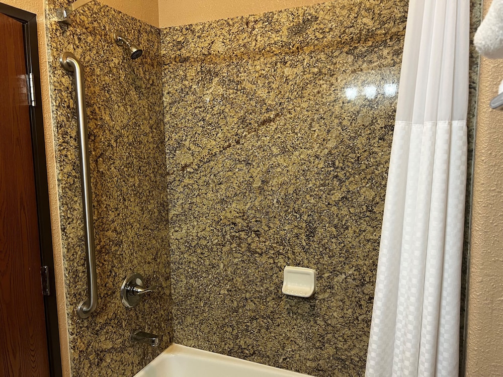 Baymont by Wyndham Cuero - photo 32