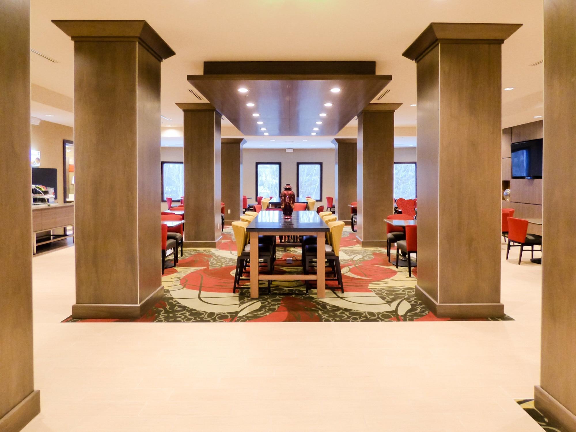 Holiday Inn Express & Suites Plymouth Ann Arbor Area by IHG - photo 6