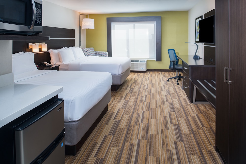 Holiday Inn Express Hotel & Suites Bismarck by IHG - photo 8