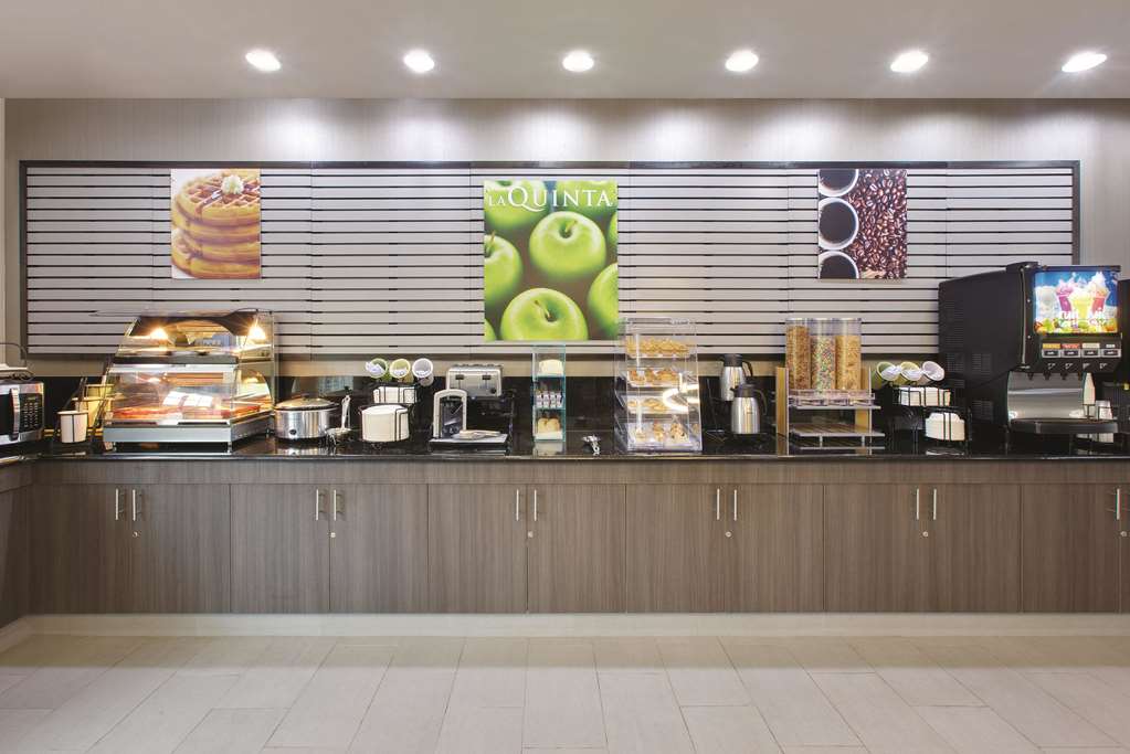 La Quinta Inn & Suites by Wyndham Corsicana - photo 25