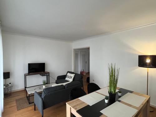 Appartement T5 standing 104m2 — 4-Star Luxury Hotel in Orleans, France