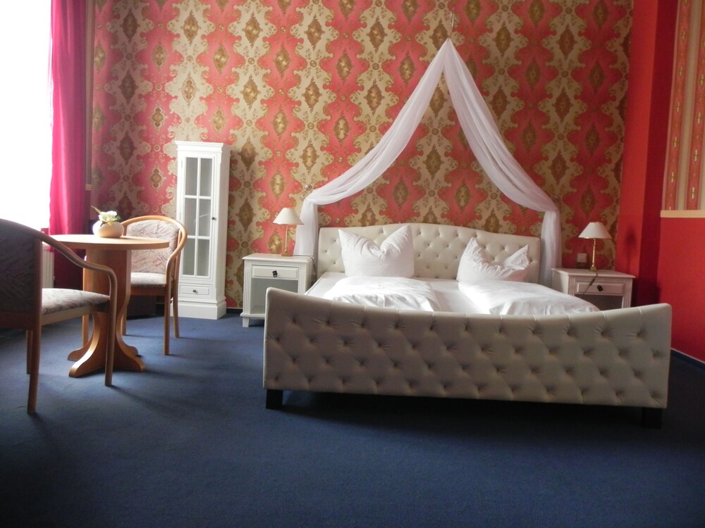 Hotel Zur Eldenburg — Luebz