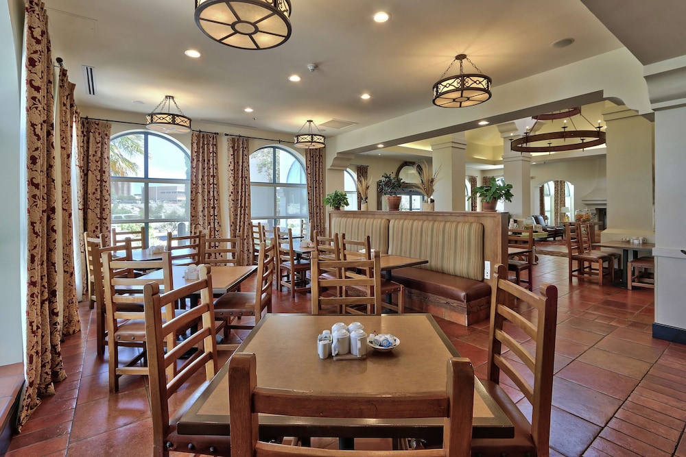 Hilton Garden Inn Las Cruces - photo 36